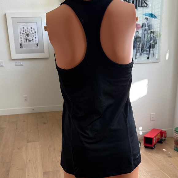 Nike Black Women's Athletic Tank Top with built in bra - Picture 3 of 3